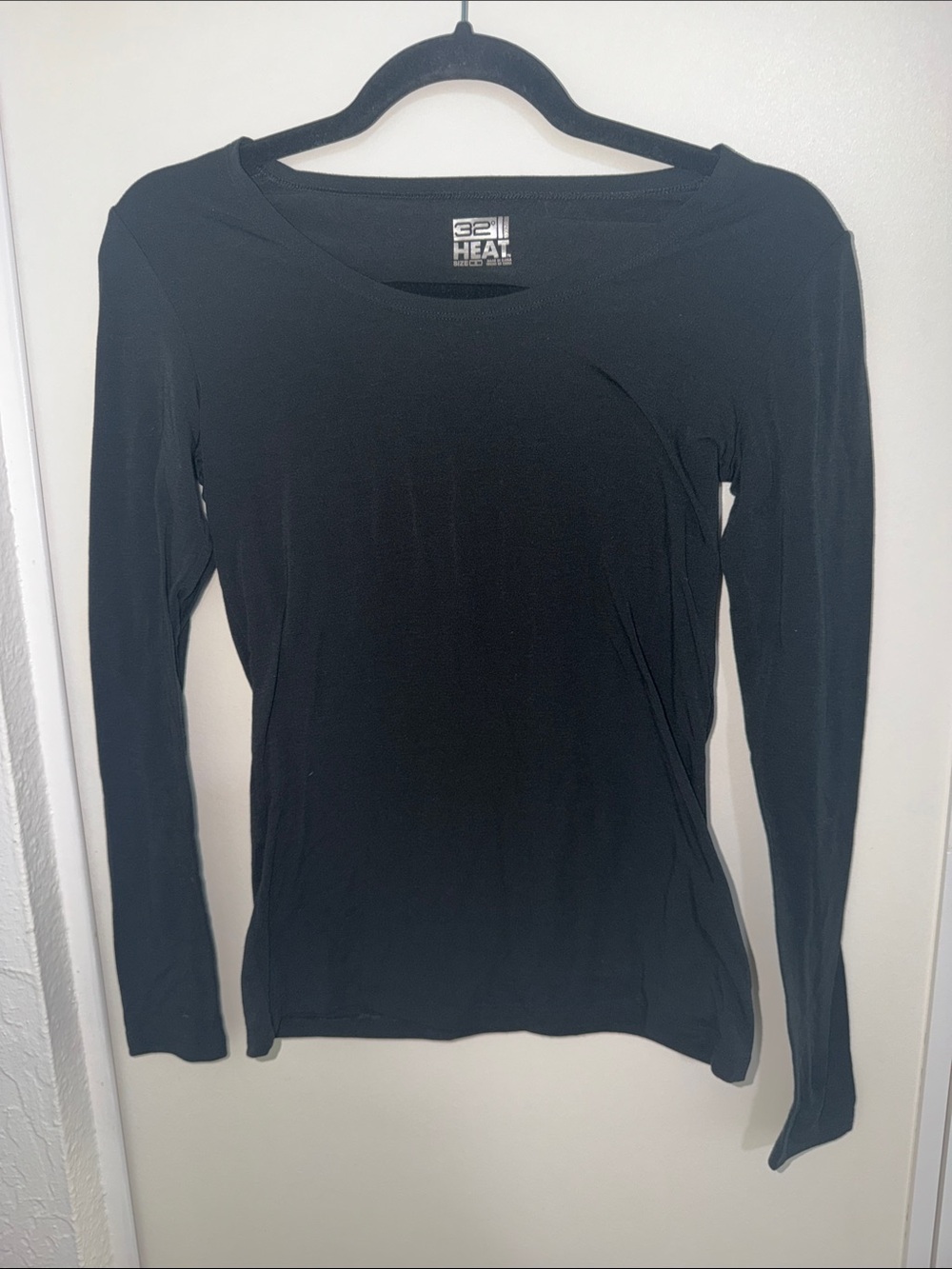 32 Degrees Heat Black Long Sleeve Scoop Neck Layering Top | S